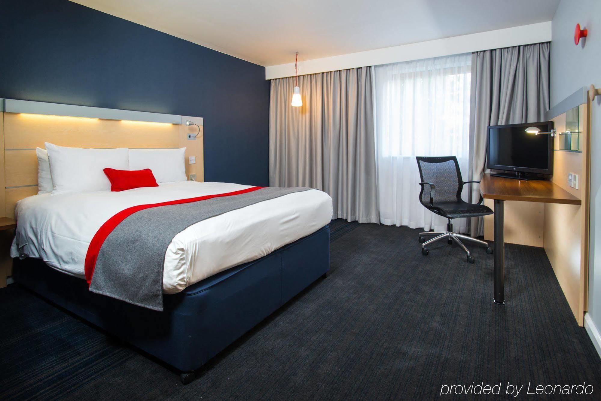 Holiday Inn Express Exeter East By Ihg Exterior photo