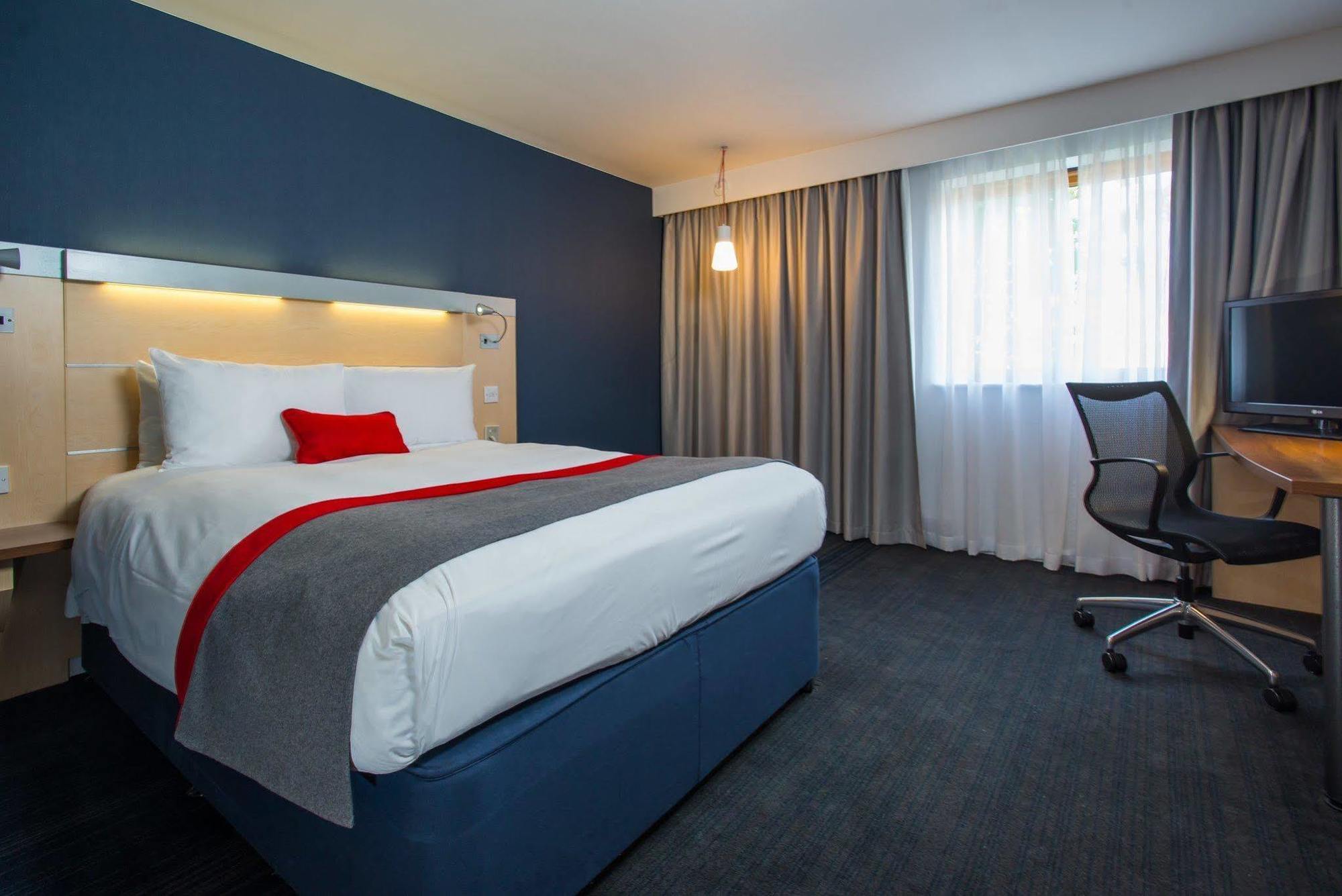 Holiday Inn Express Exeter East By Ihg Exterior photo